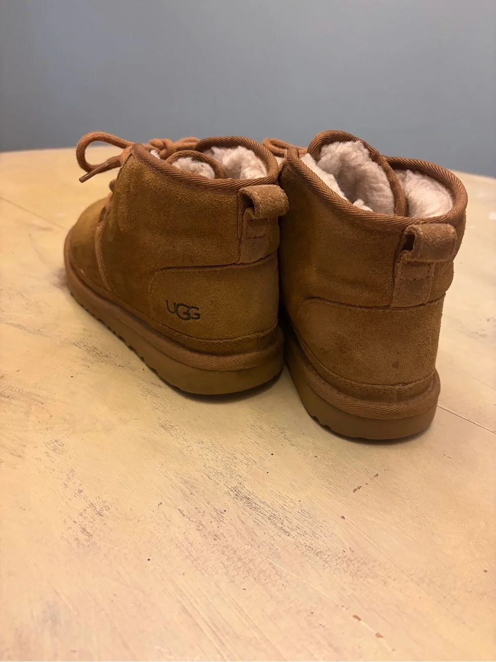 Big Kids UGG Neumel II Ankle Boots - Chestnut Suede, Size 5 US 1017320K